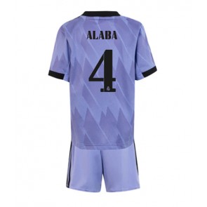 Real Madrid David Alaba #4 babykläder Bortatröja barn 2022-23 Korta ärmar (+ Korta byxor)